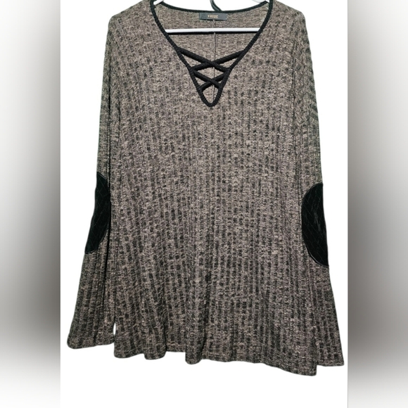 12th Tribe EUC Large Gray Long Sleeve Top with Black Elbow Patches 23 PTP - Picture 1 of 4